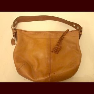 Vintage Coach tan shoulder bag